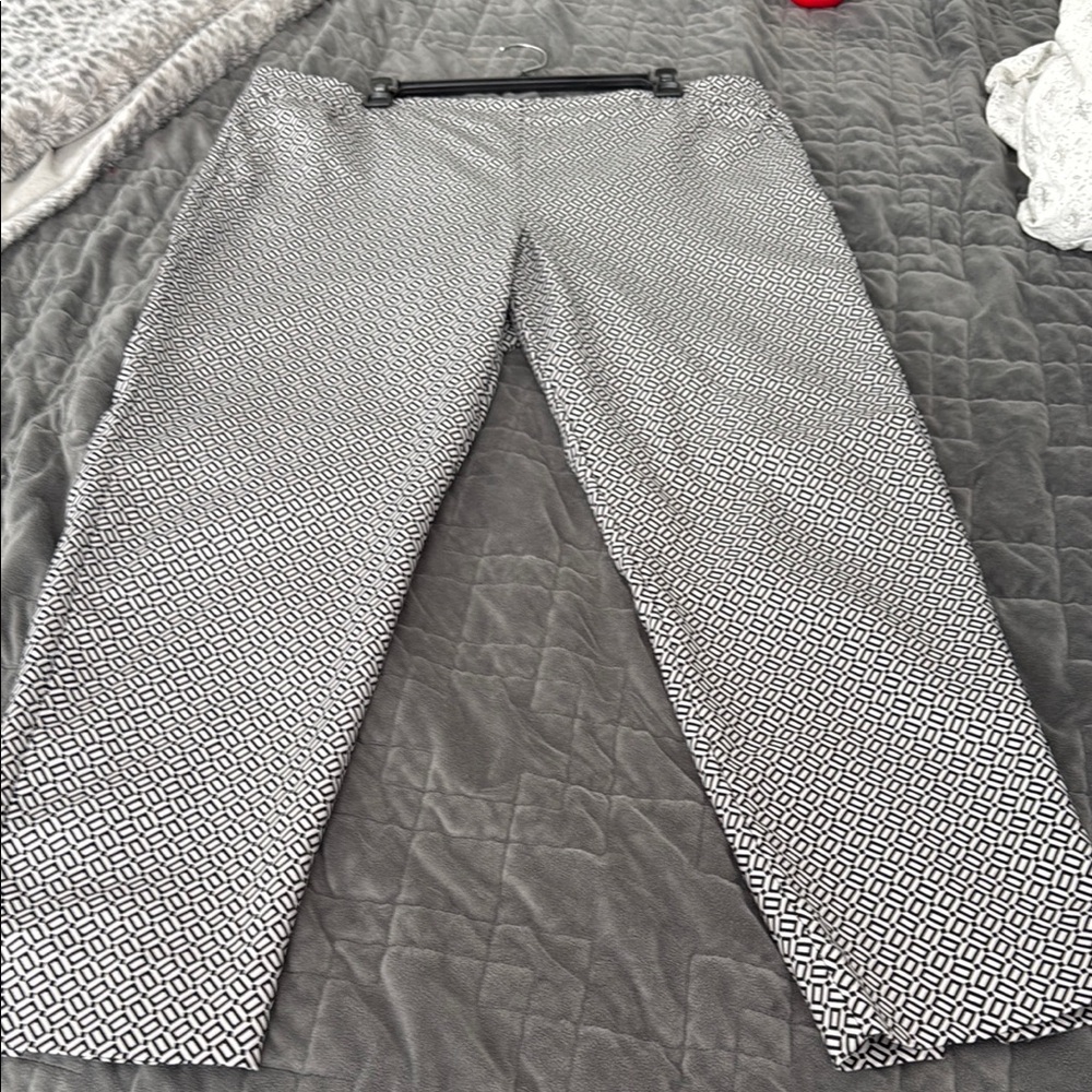 J. Jill Black and White Geometric Pants